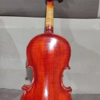 ویولن دست ساز قدیمی.