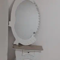 اینه و میز
