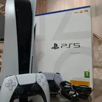 یک دستگاه ps5 دیسک خور