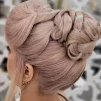 تخفیف ویژه میکاپ و شنیون ۸۰۰