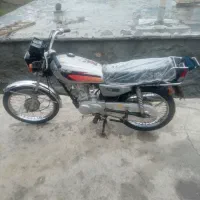 موتور۱۲۵‌مدارک‌دار