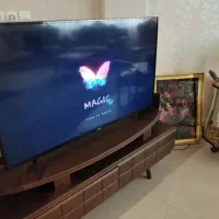 تلویزیون ۵۰ اینچ مجیک  به همراه میز tv