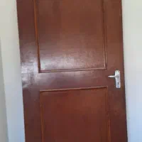 دو عدد در چوبی