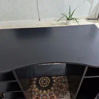 میز تحریر و لپ تاپ