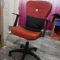 صندلی چرخ دار کار کرده