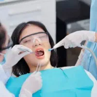 دستیار دندانپزشک