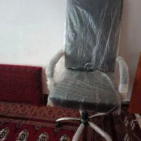 صندلی اداری درحد نو بدون زدگی همراه با دوتا نیمکت|صندلی و نیمکت|کلاله, |دیوار