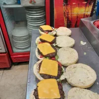 با سلام یک نفر نیرو نیمه ماهر|استخدام خدمات فروشگاه و رستوران|تربت‌حیدریه, طالقانی|دیوار