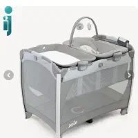 تخت و پارک کنار مادر