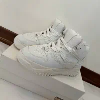 کتونی برشکا