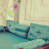 شاه نشین. کناره پشتی وبالشت