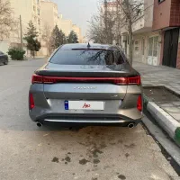 کی ام سی J7