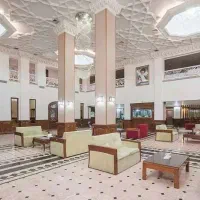 سالادی- صبحانه زن - خدمات آشپزخانه