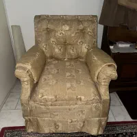 مبلمان ۷ نفره کاملا سالم بصورت رایگان|مبلمان خانگی و میز عسلی|تهران, سنائی|دیوار