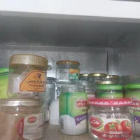 شیشه و بطری خالی در ابعادو اندازه های بزرگ و کوچیک