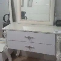 دو کشو با آینه
