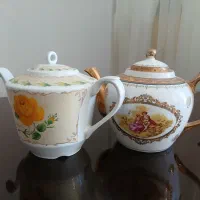 دو عدد قوری چینی بزرگ مراسمی