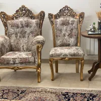 مبل ۹نفره سلطنتی همراه با میز وسط و ۲تا عسلی