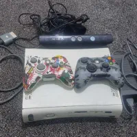 ایکس باکس ۳۶۰ با دو دسته و کینکت