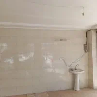 مغازه 28متری تاسقف سرامیک خیای تمیز