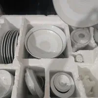 سرویس 18 نفره 132 پارچه همراه با سرویس چای خوری