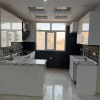 کابینت بدنه فلز با درب هایگلاس