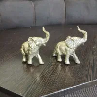 تعدادی مجسمه برنزی