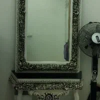 گنجه و میز تلویزیون و آینه قدی