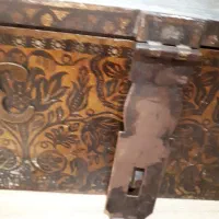 صندوق اهنی ۱۰۰ ساله