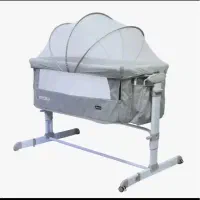 گهواره کنار مادر