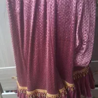 لباس محلی شیک فقط یه بارپوشیده شده