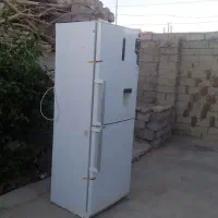 سلام یخچال سالم بخاطر جابه جای میفروشم|یخچال و فریزر|زهک, |دیوار