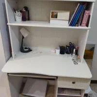 میز تحریر کتابخانه دار