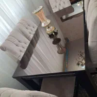فرش و میز ناهار خوری