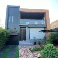 ویلا-با-امکانات-استخردار-سند-تک-برگ
