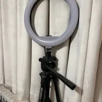 سه پایه دوربین و رینگ لایت