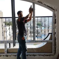 نیازمند کارگر جهت نصابی درب و پنجره|استخدام معماری، عمران و ساختمانی|قم, شهرک سازمان آب|دیوار