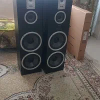 اسپیکر مارشال خط و خش جزئی داره