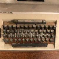 ماشین تایپ فارسی ،تریومفtriumph عتیقه|کلکسیون اشیاء عتیقه|تهران, زعفرانیه|دیوار