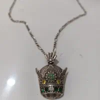 پلاک تاج نقره وکار دست