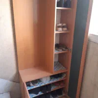 گلدان چوبی با گلهای خارجی،جاکفشی آینه دار وجالباسی|جاکفشی، کمد، دراور|تهران, افسریه جنوبی|دیوار