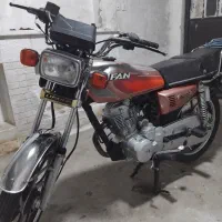 موتور سیکلت لیفان در حد نو سالم و سرحال