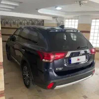 میتسوبیشی اوتلندر ۲۰۱۷ تیپ ۵