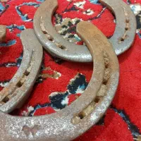 دوعدد نعل اسب پاخورده قدیمی کهنه فروشی