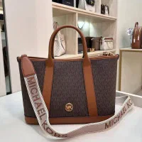 عرضه کیف برند مایکل کورس ، گس ، کوچ ، و .