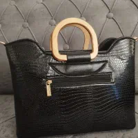 کیف|کیف، کفش، کمربند|اشتهارد, |دیوار