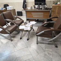 میز و صندلی میزبان اداری در حد نو