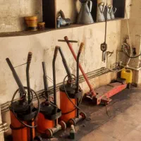 وسایل کامل تعویض روغن و پنچر گیری|ماشین‌آلات صنعتی|هوراند, |دیوار