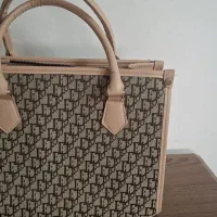 کیف بزرگ کرم