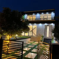 دوبلکس مدرن واستخردار با ویوی ۳۶۰ درجه همصفا